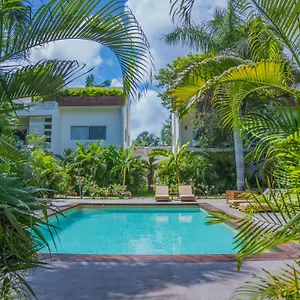 Отель Xscapetulum ****