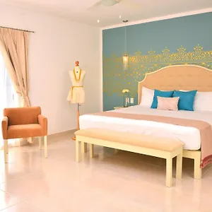 Отель Unic Design & Restaurant- 5th Avenue (adults Only) ****